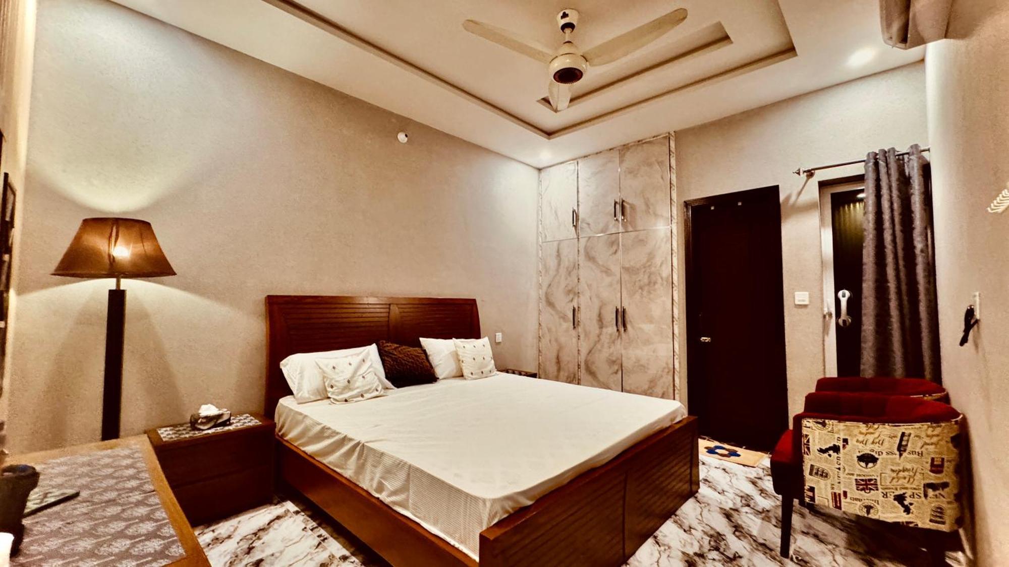 Comfy Cottage Faisalabad Exterior foto